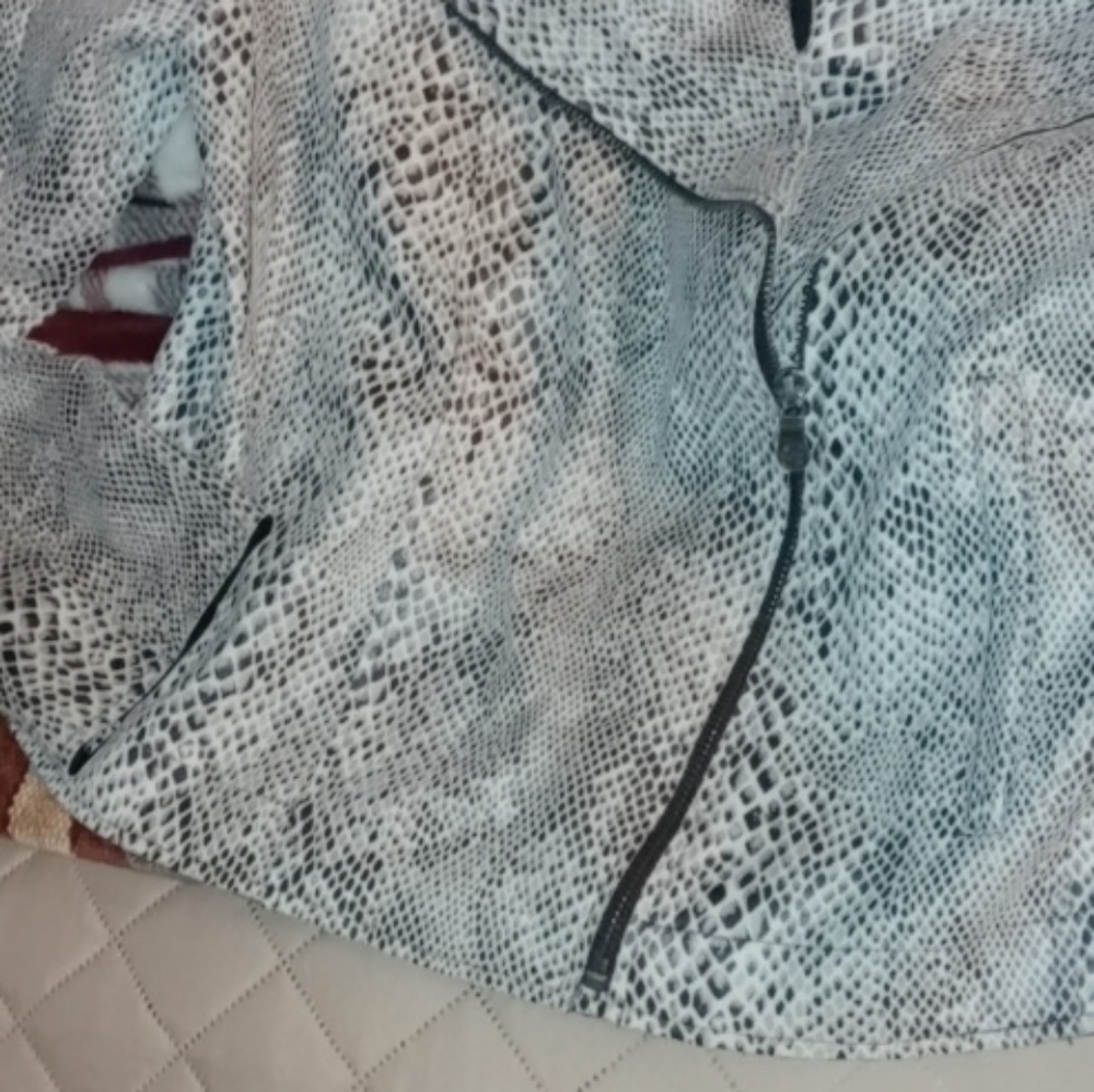 Jacket - Picture 3 of 4